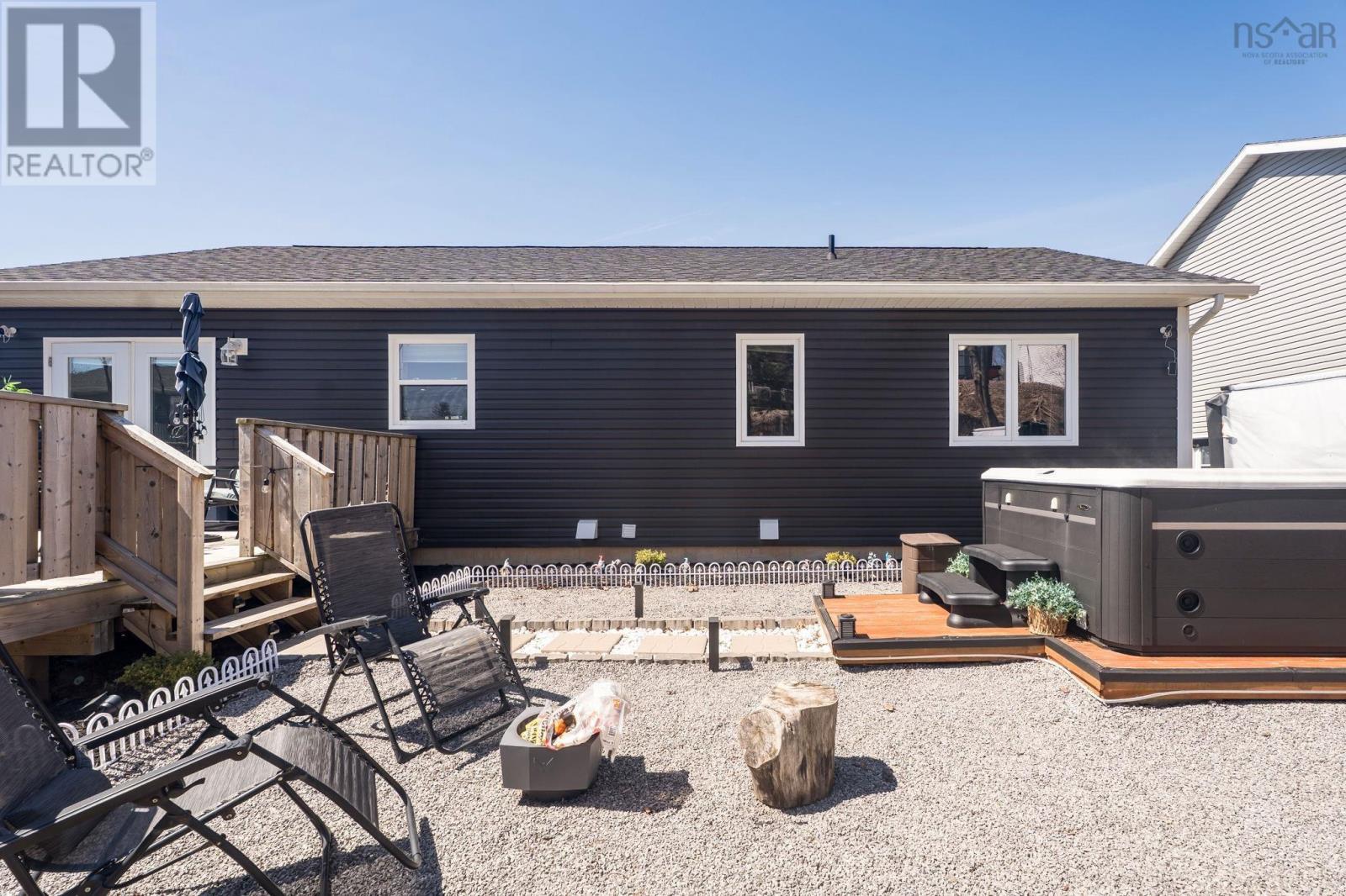 Property 42 of 51 of 105 Birchview Crescent