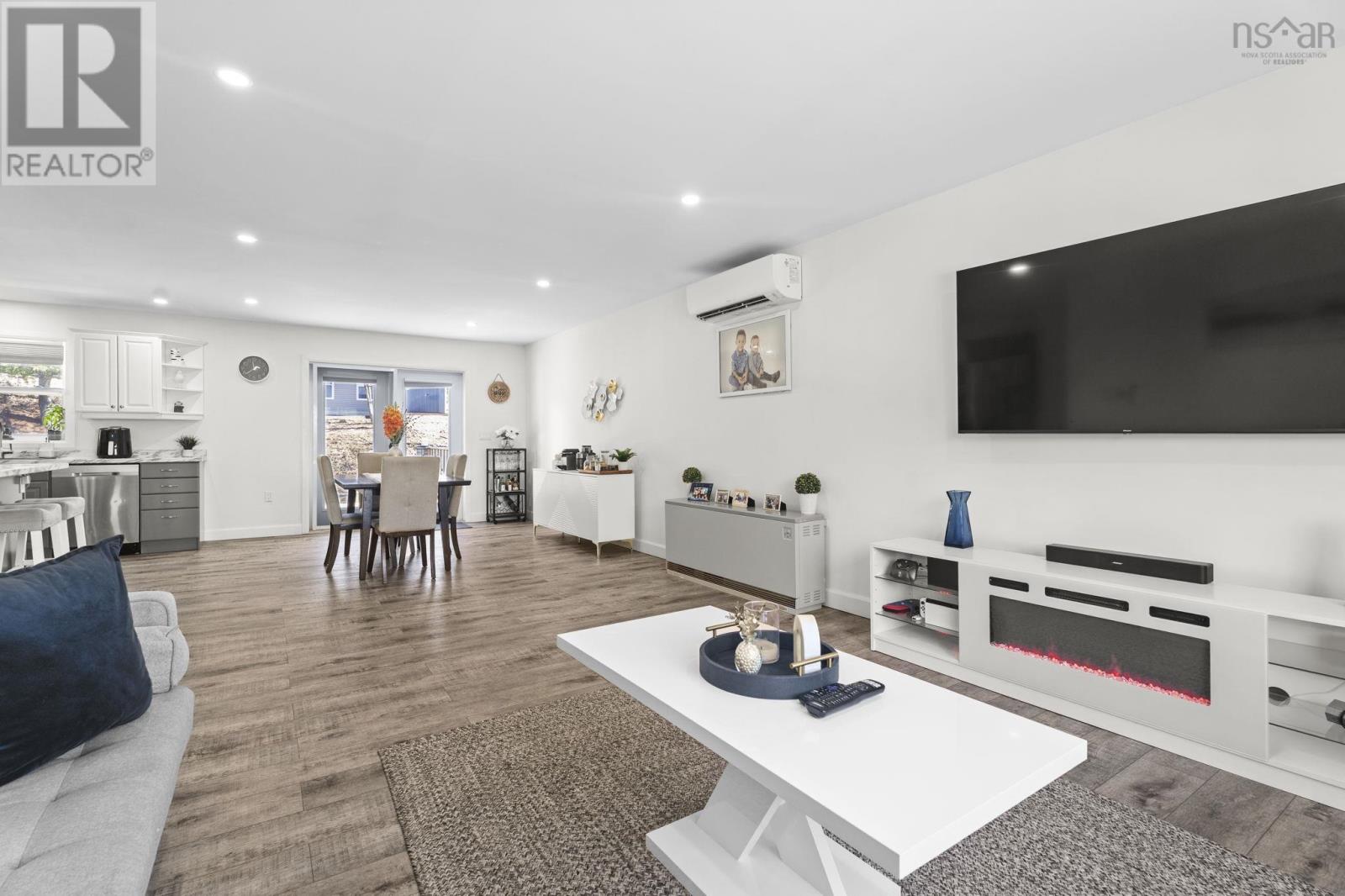 Property 4 of 51 of 105 Birchview Crescent