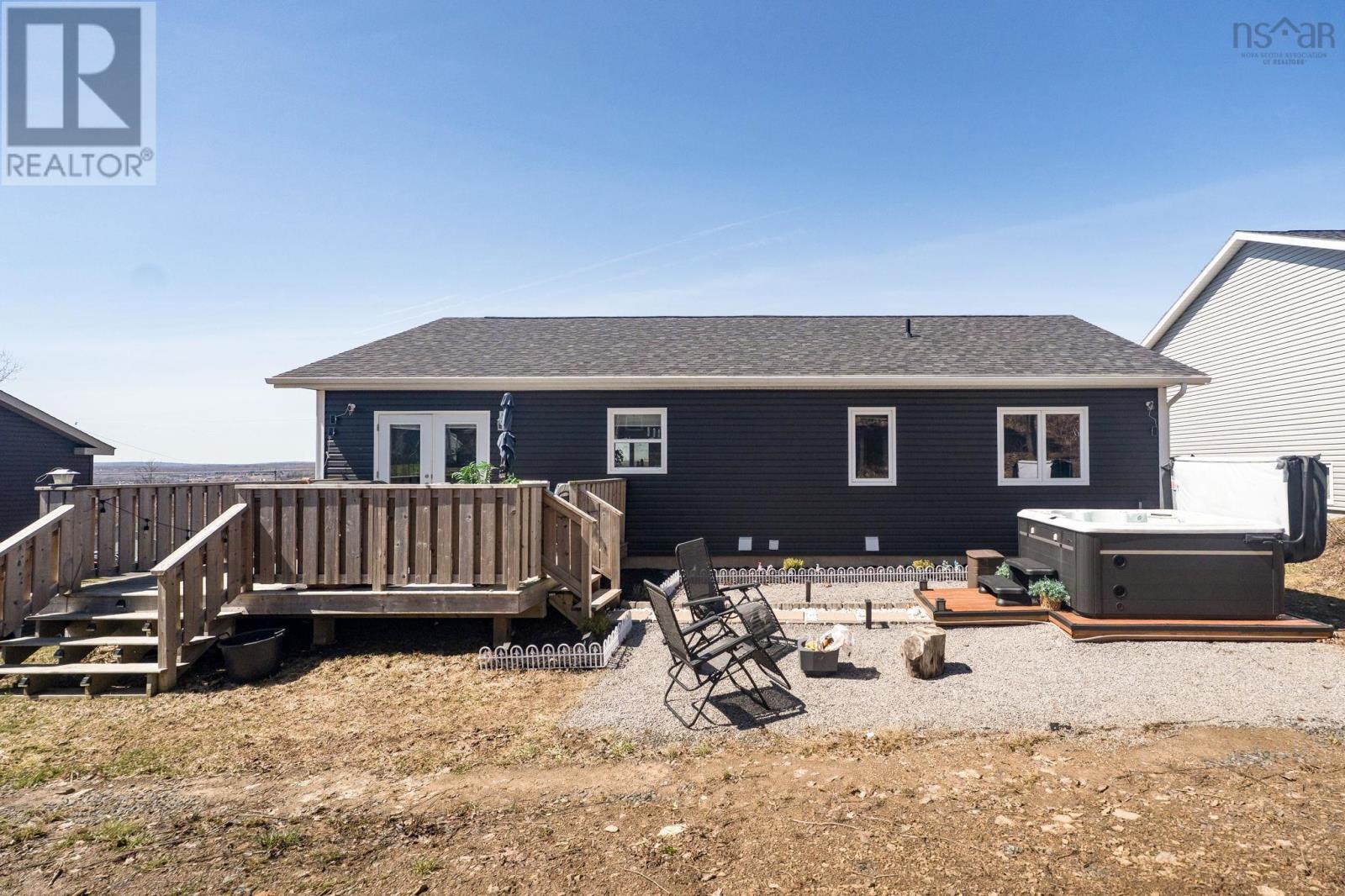 Property 40 of 51 of 105 Birchview Crescent