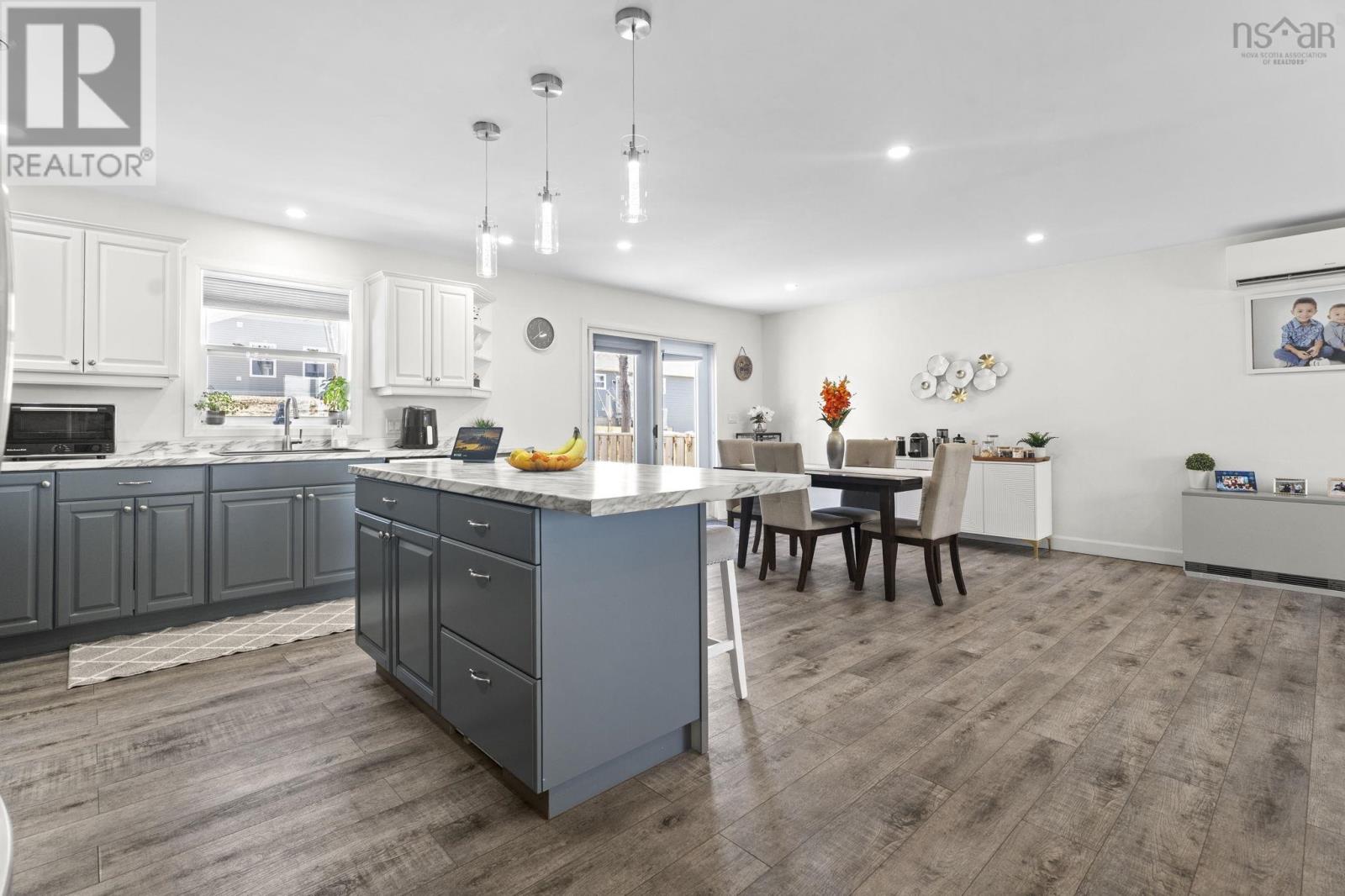 Property 16 of 51 of 105 Birchview Crescent