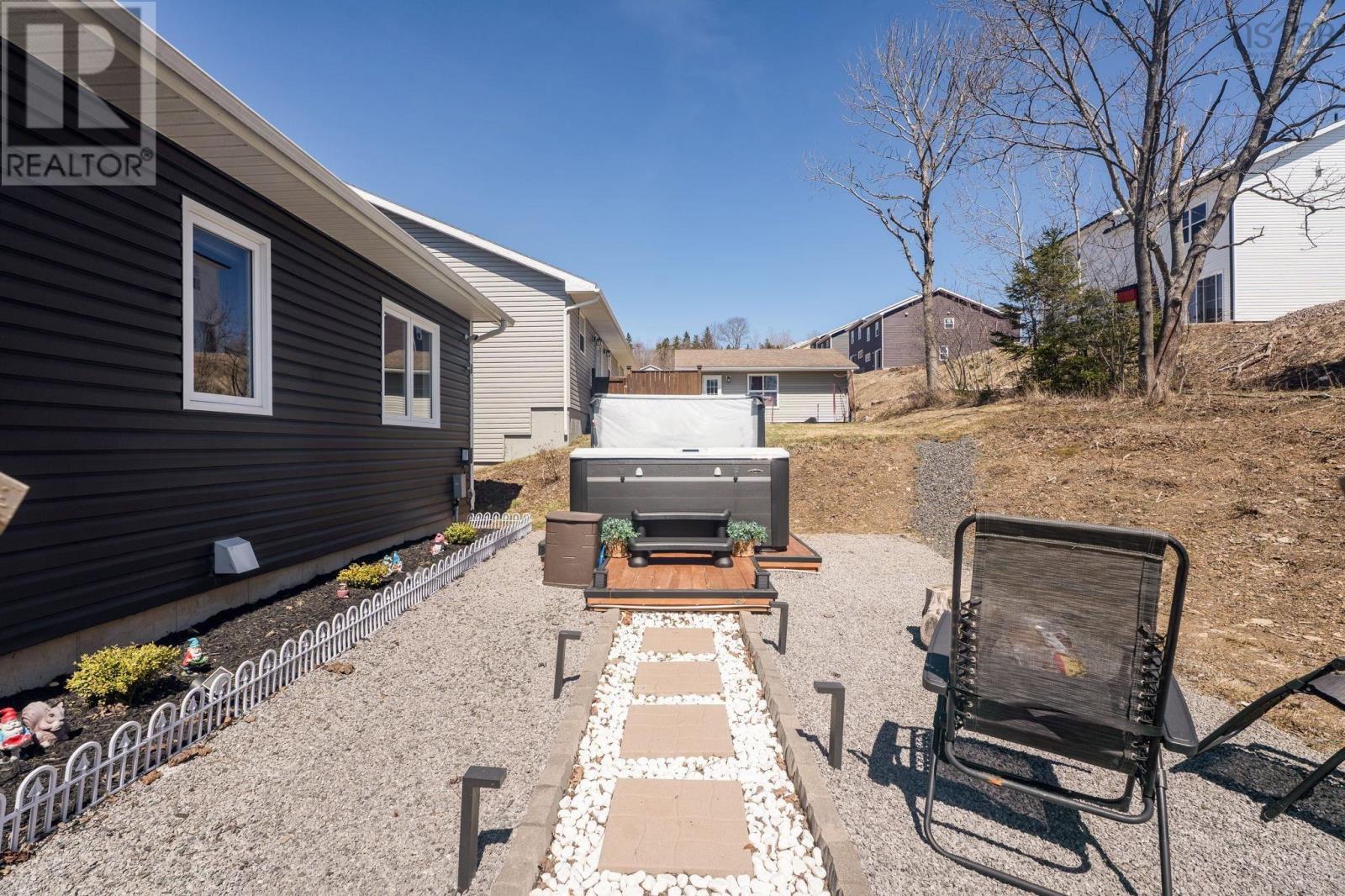 Property 43 of 51 of 105 Birchview Crescent