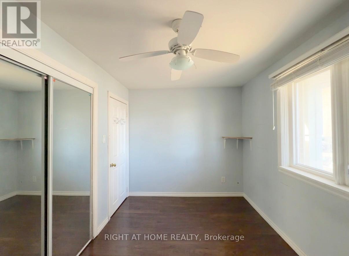 270 TOWN HOUSE CRESCENT - 11