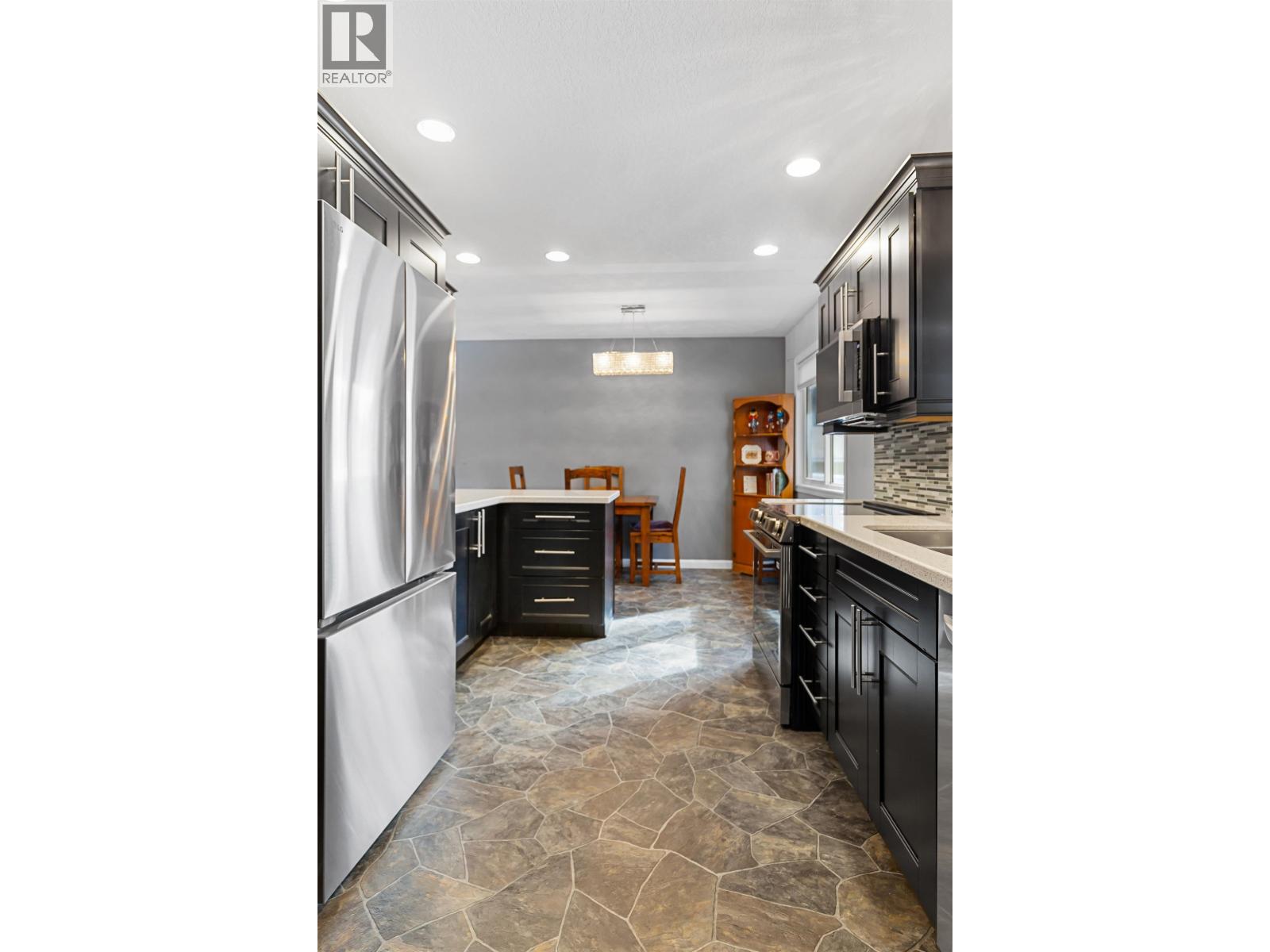 Photo 12 of 31 — 7837 PIEDMONT CRESCENT · Prince George, BC