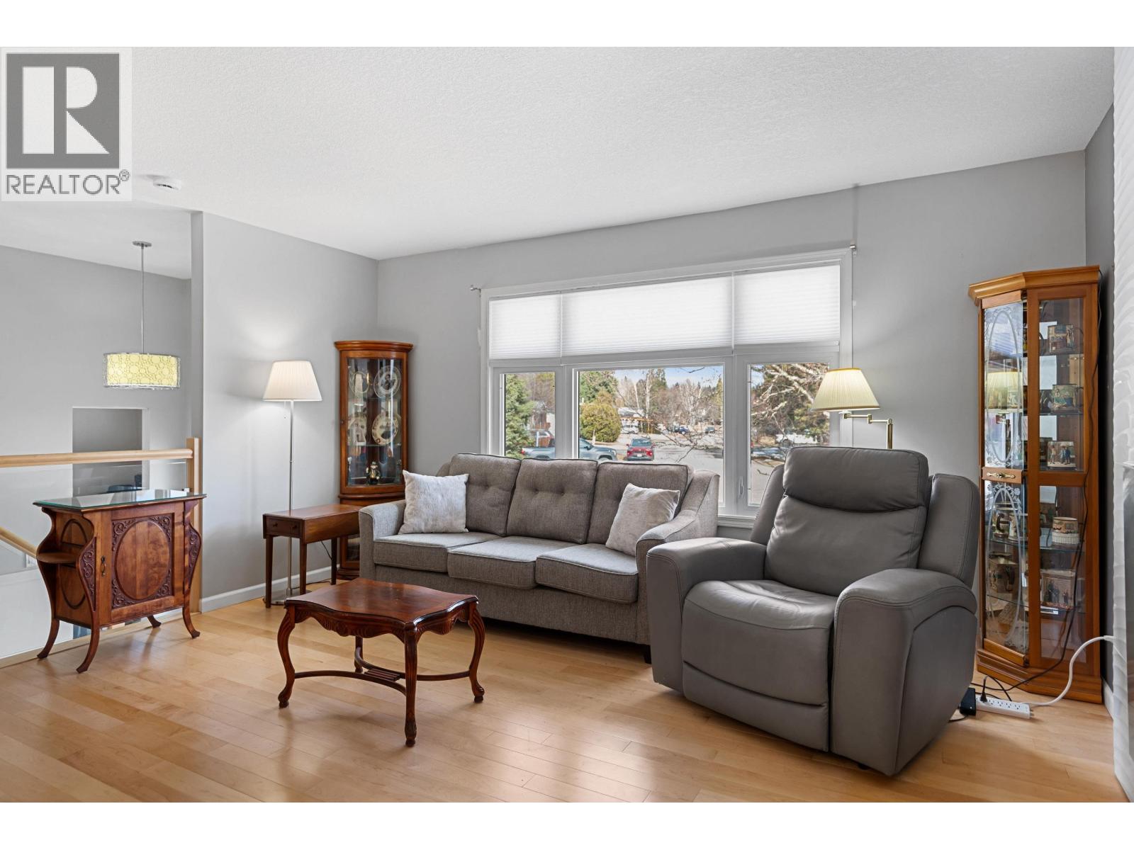 Photo 9 of 31 — 7837 PIEDMONT CRESCENT · Prince George, BC