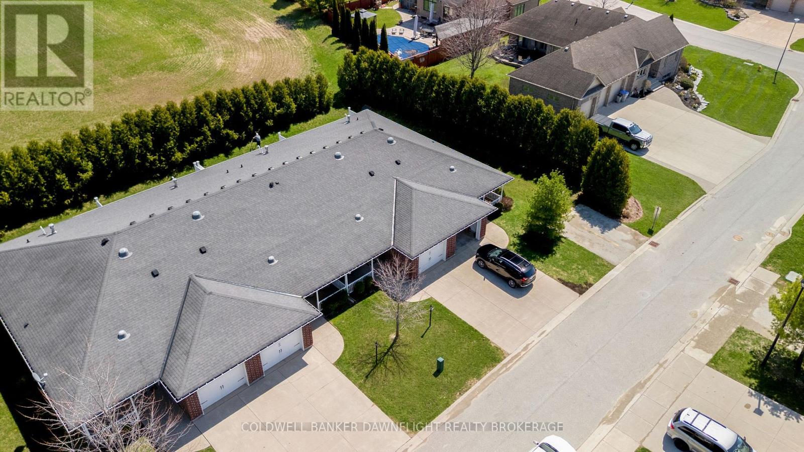 94 REDFORD DRIVE - 23