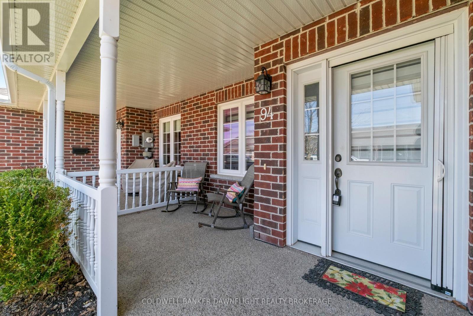 94 REDFORD DRIVE - 3