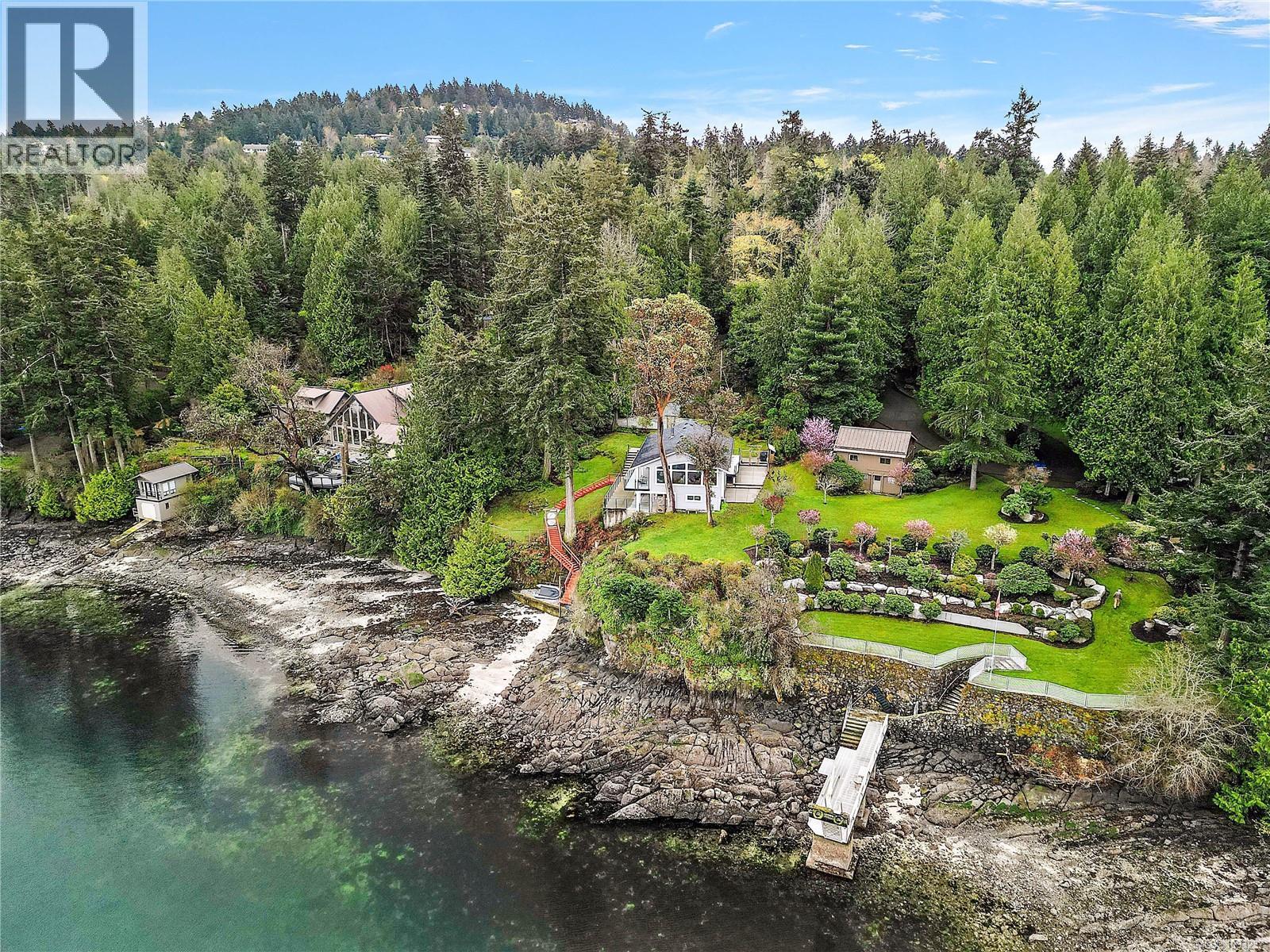  976 Lands End Road, North Saanich