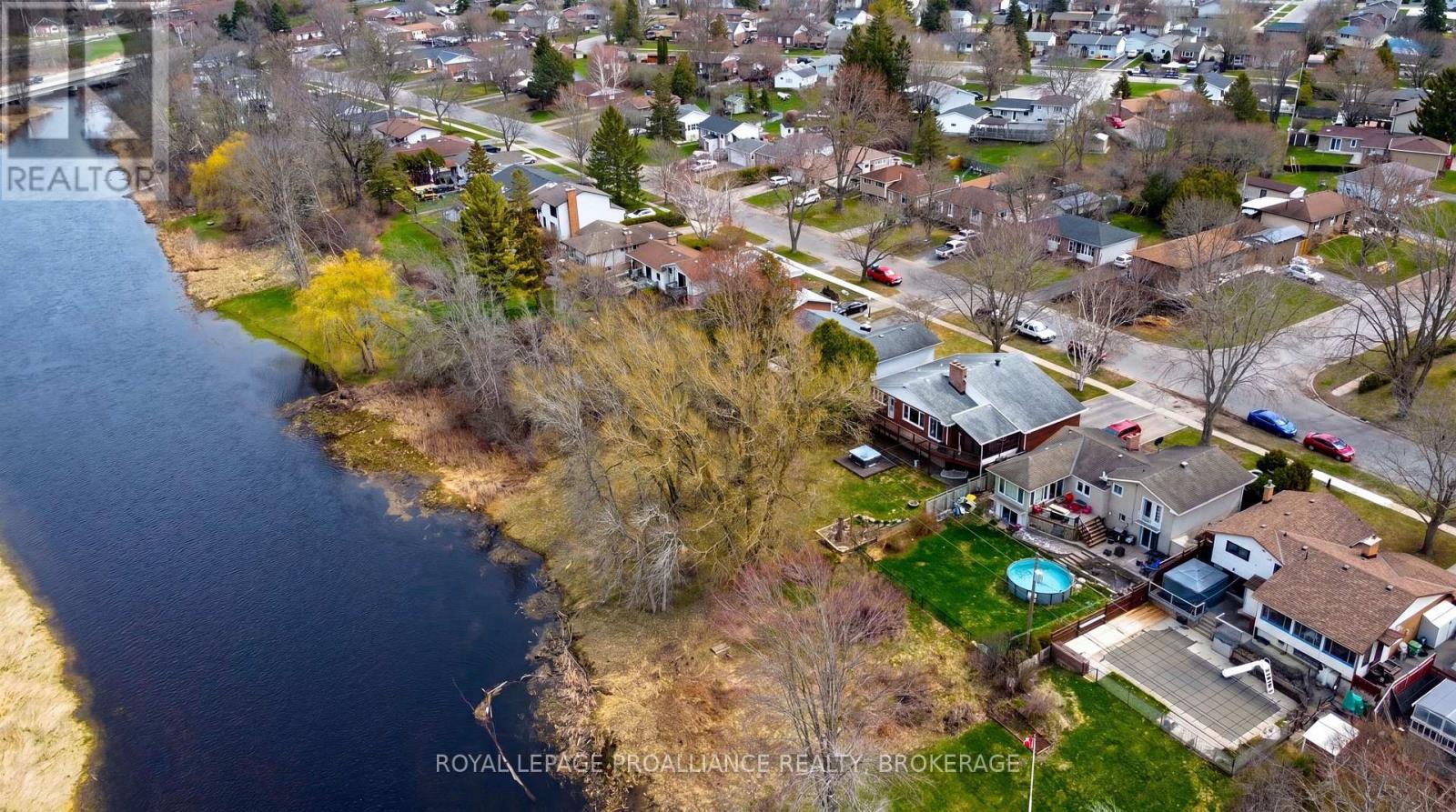 727 AYLMER CRESCENT — photo 42