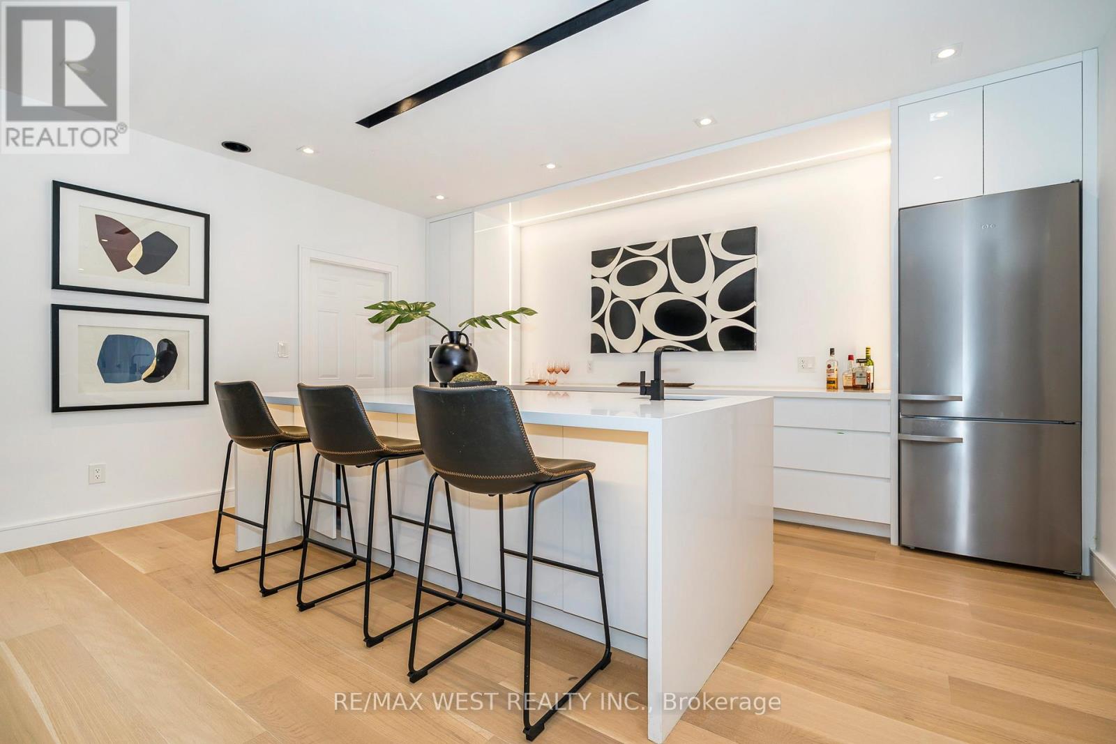 38 GWENDOLEN AVENUE - 44