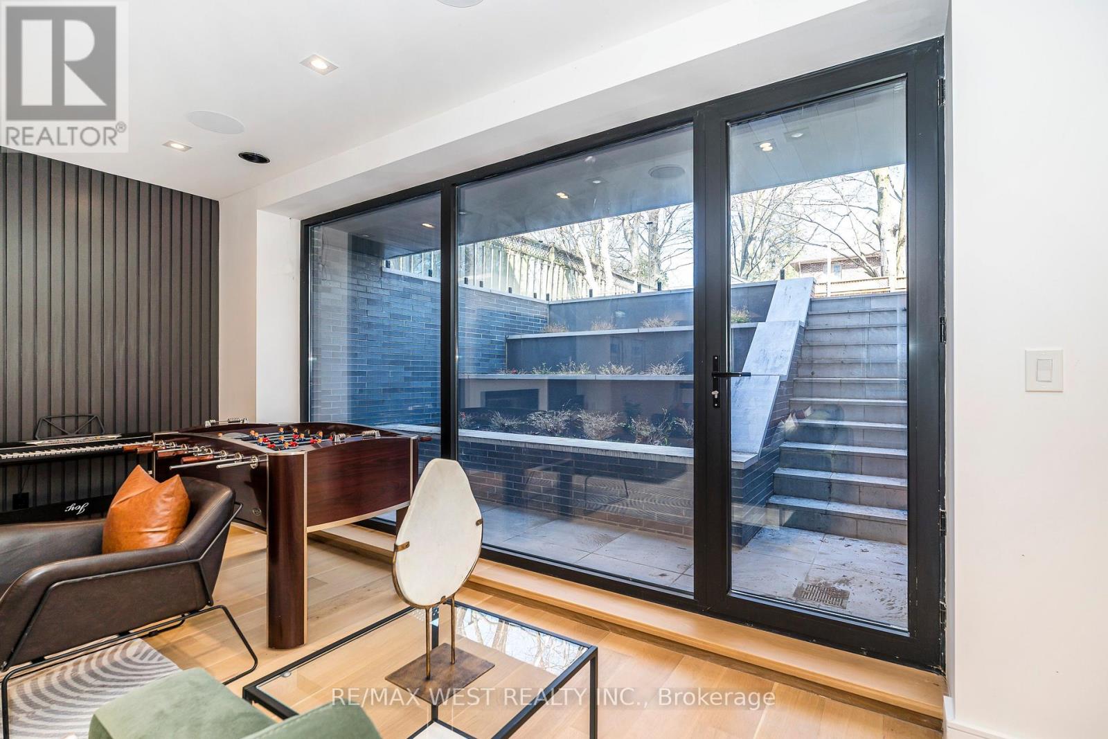 38 GWENDOLEN AVENUE - 45