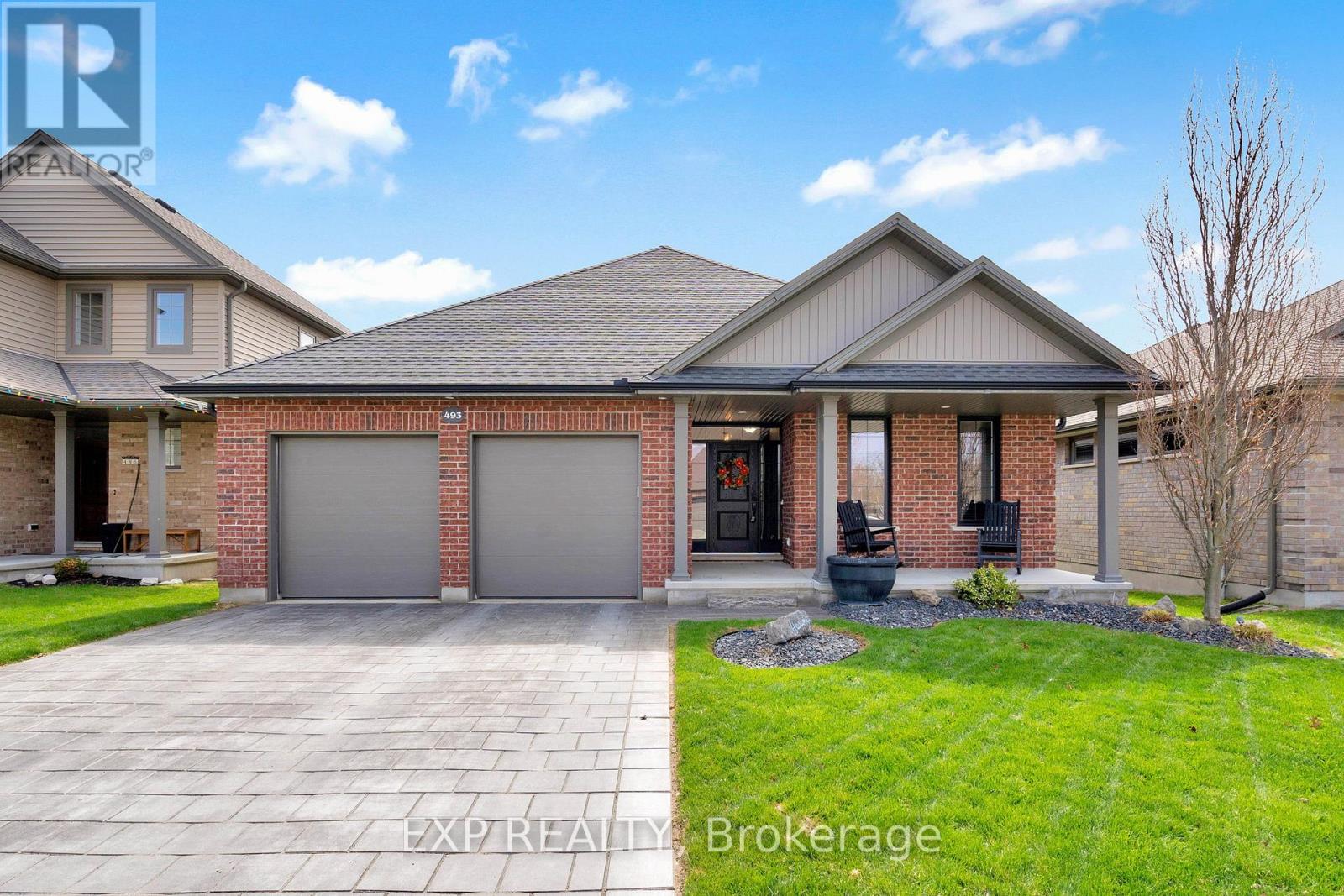 493 BENNETT CRESCENT - 1