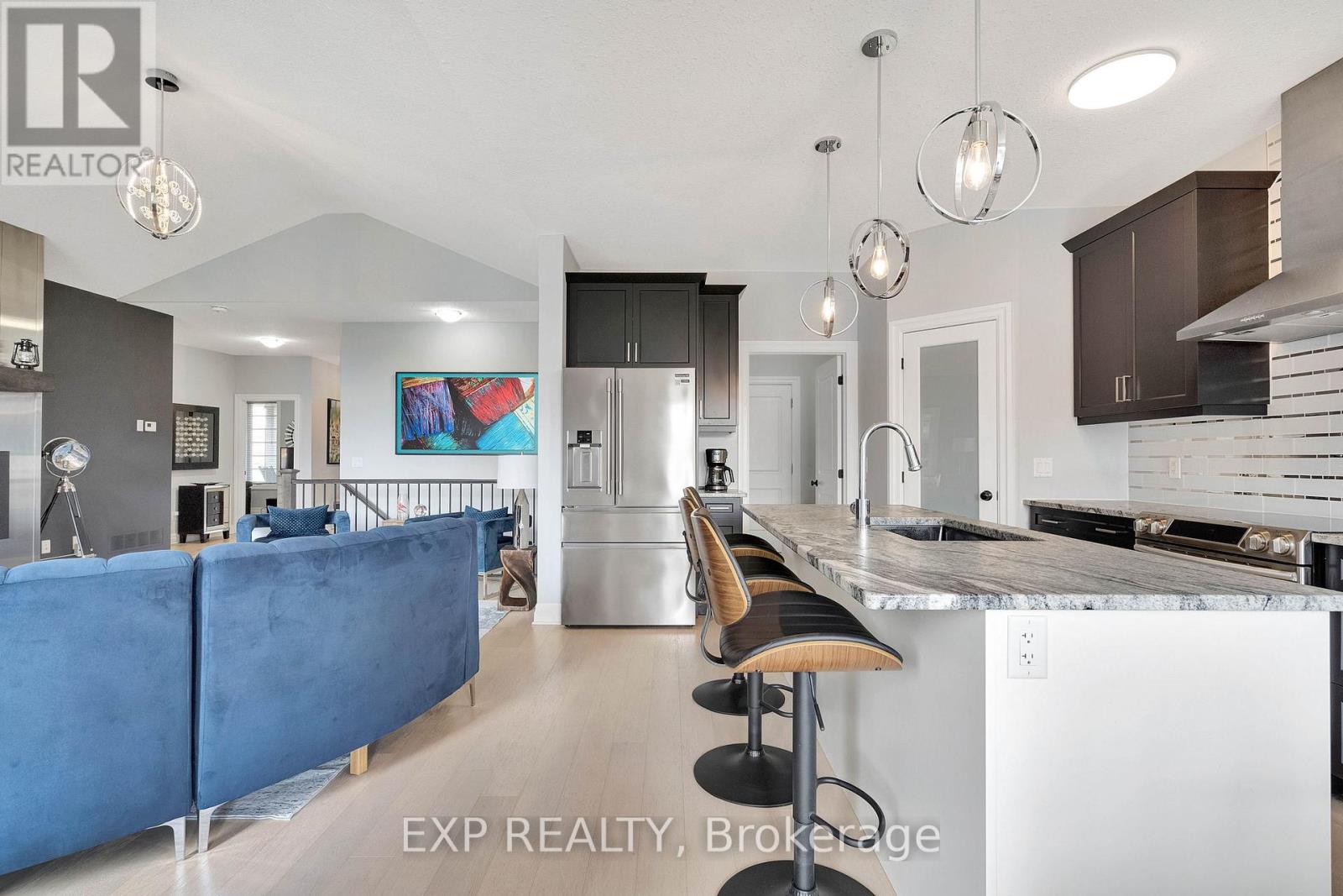 493 BENNETT CRESCENT — photo 15