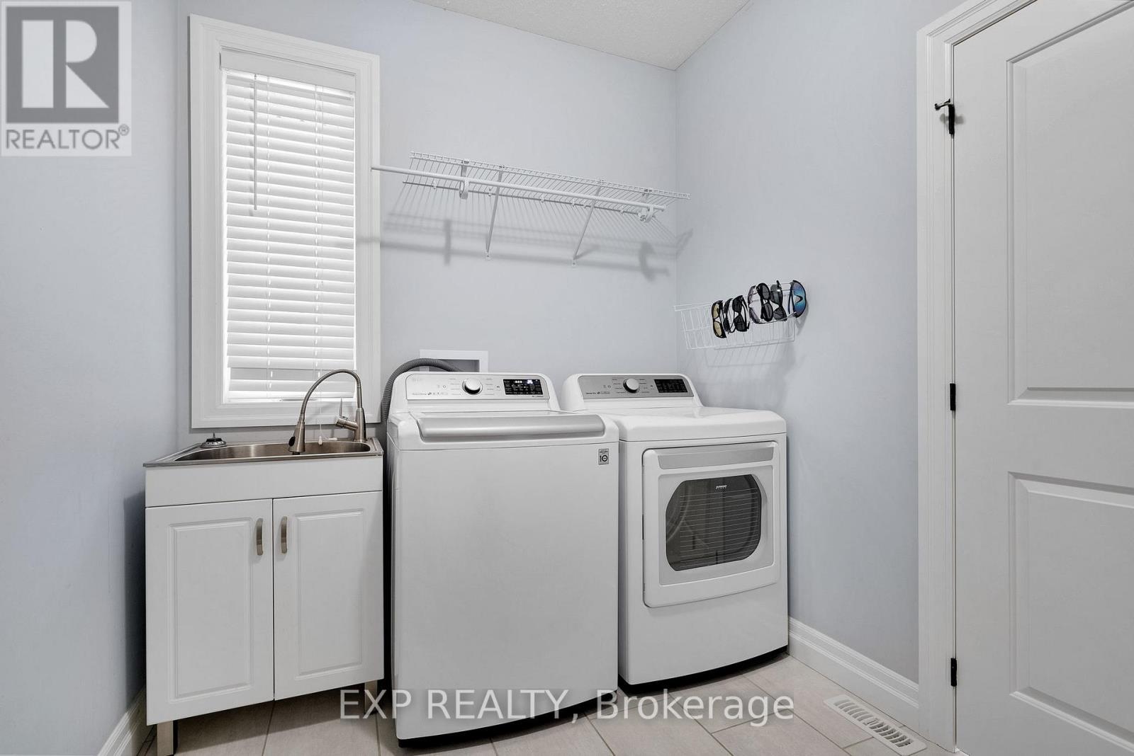 493 BENNETT CRESCENT - 25