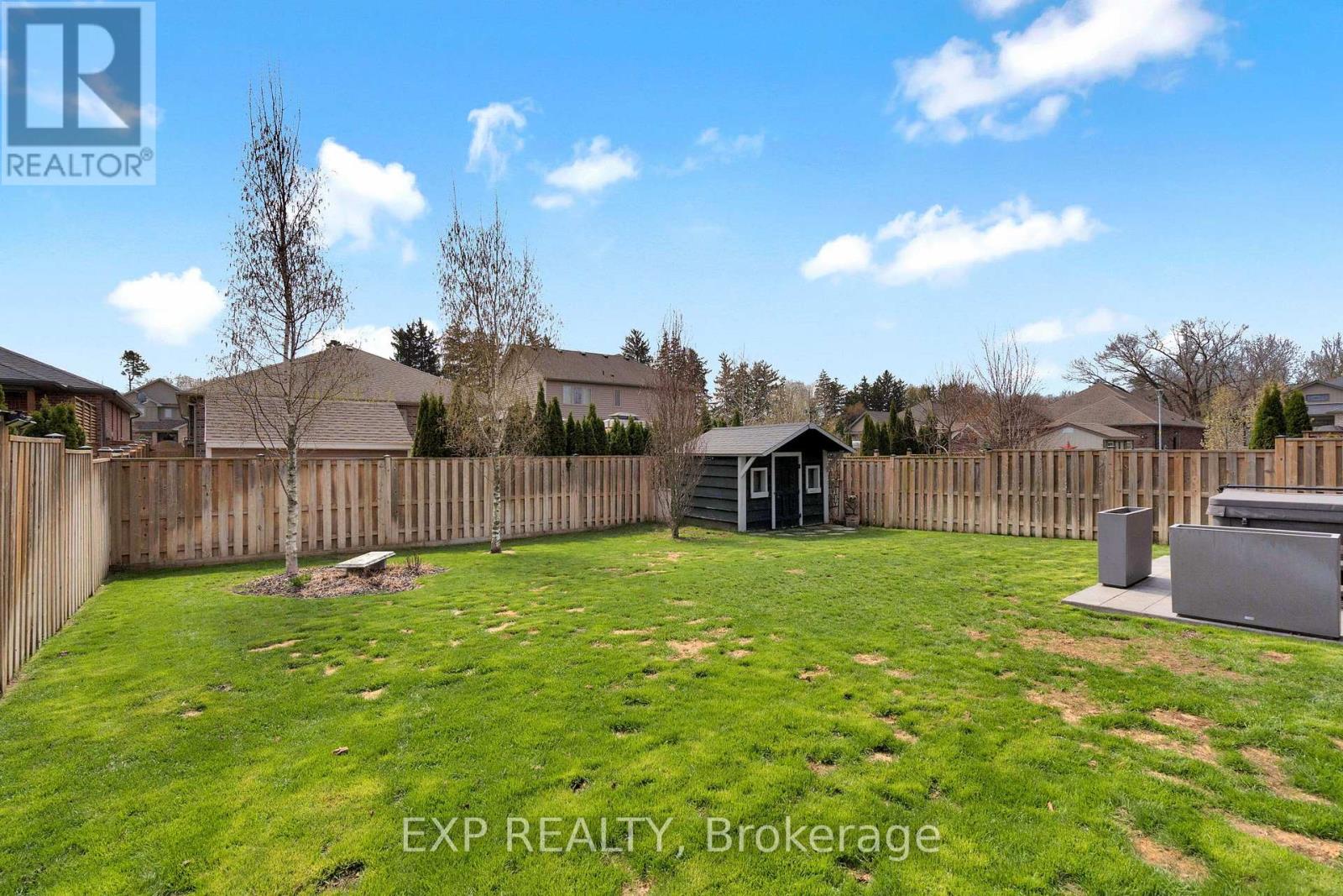 493 BENNETT CRESCENT — photo 35