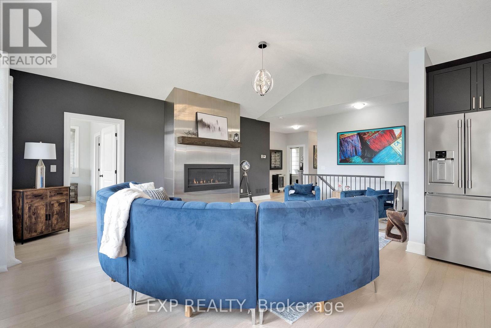 493 BENNETT CRESCENT - 7
