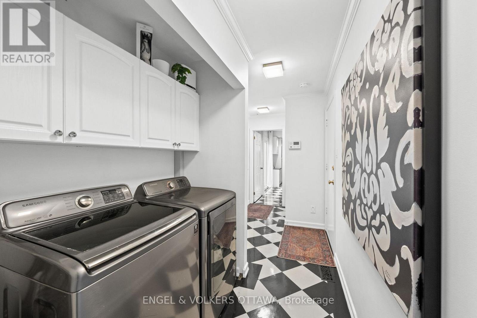 1 ERINLEA COURT - 16