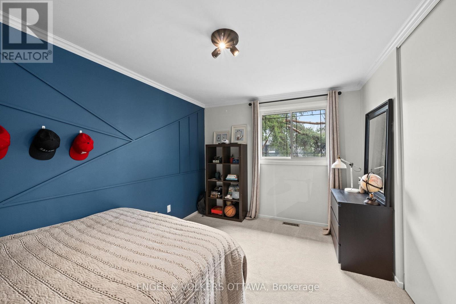 1 ERINLEA COURT - 25