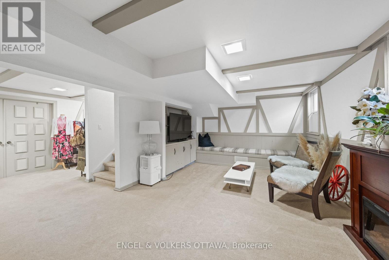 1 ERINLEA COURT - 30