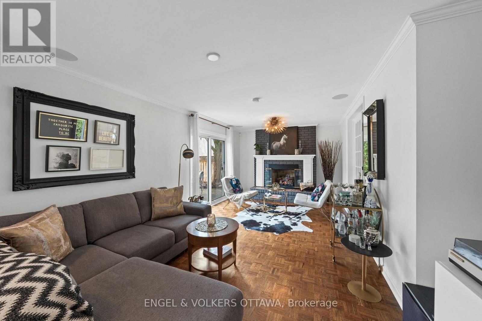 1 ERINLEA COURT - 8