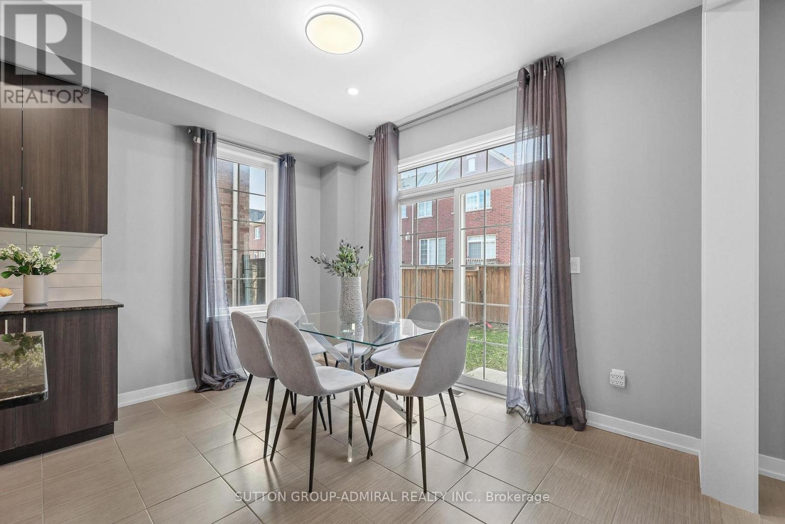 12 SAND HILL MEWS, Vaughan (Patterson), Ontario, L6A4Y4 — Photo 10