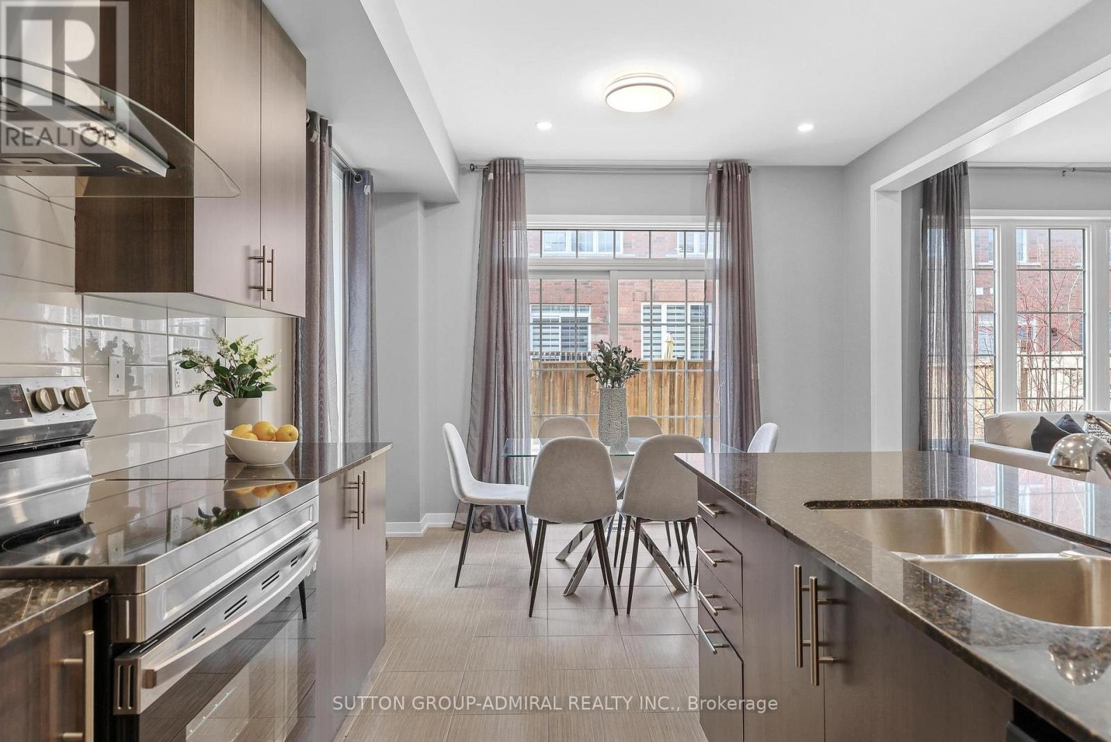 12 SAND HILL MEWS, Vaughan (Patterson), Ontario, L6A4Y4 — Photo 17