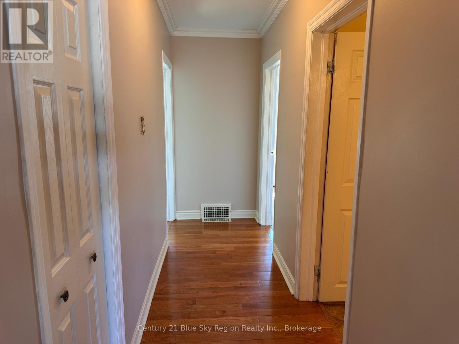 918 DOUGLAS STREET — photo 15