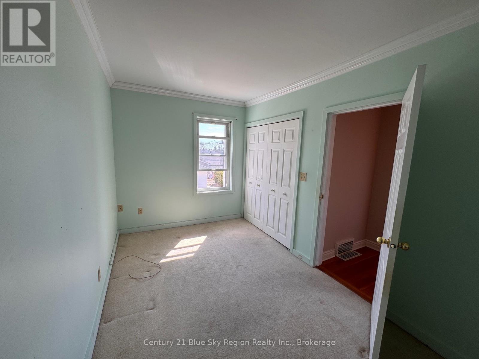 918 DOUGLAS STREET — photo 20