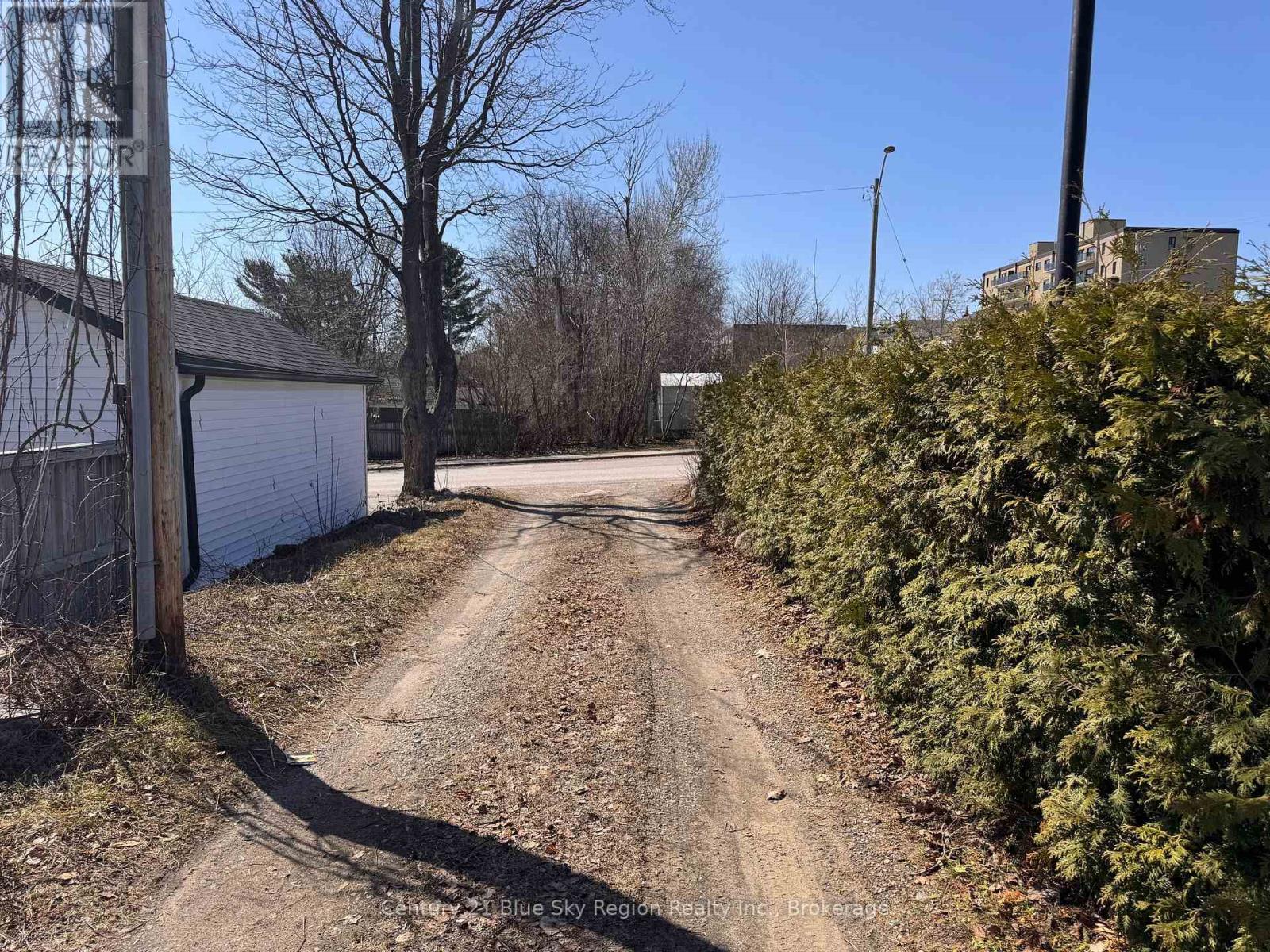 Rear lane way