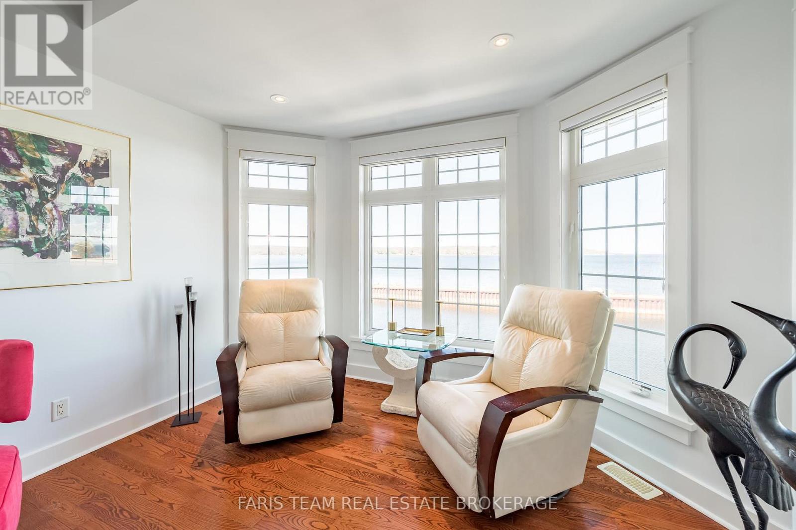 #12 155 WILLIAM STREET - 14