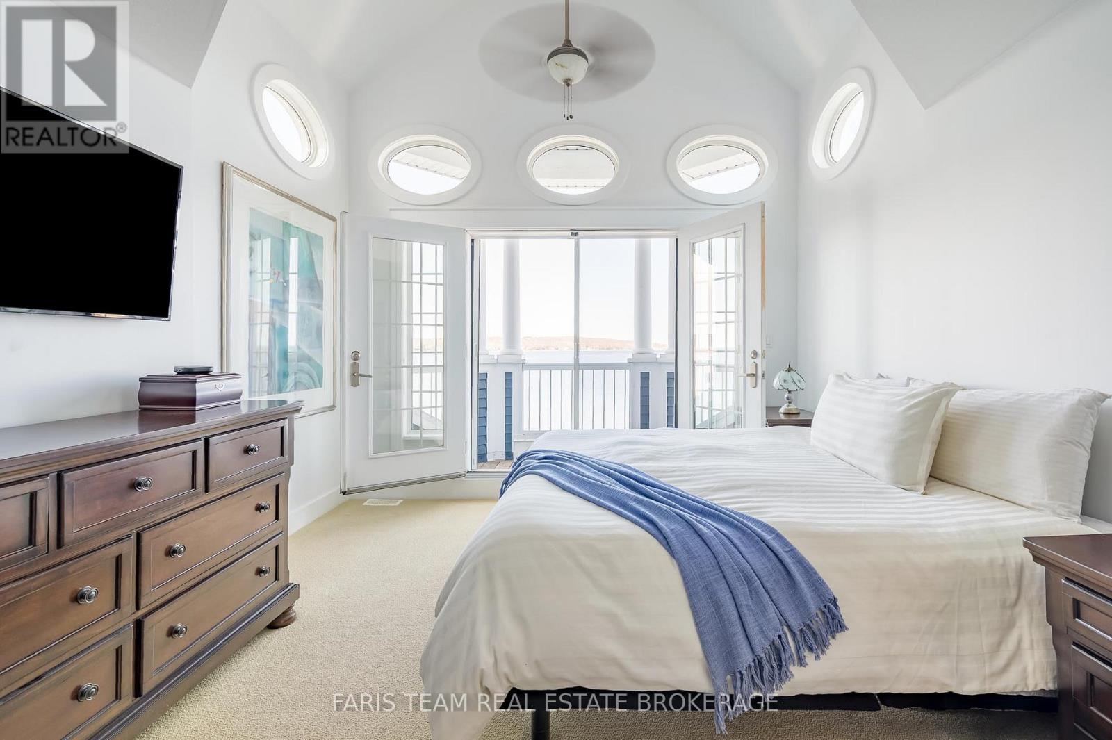 #12 155 WILLIAM STREET - 19