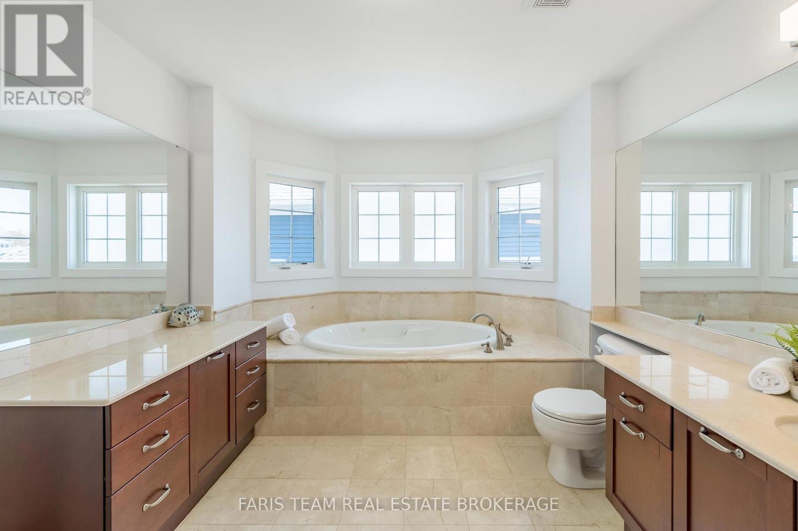 #12 155 WILLIAM STREET - 20