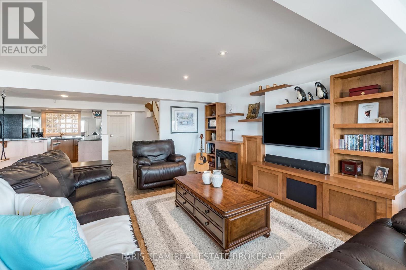 #12 155 WILLIAM STREET - 27