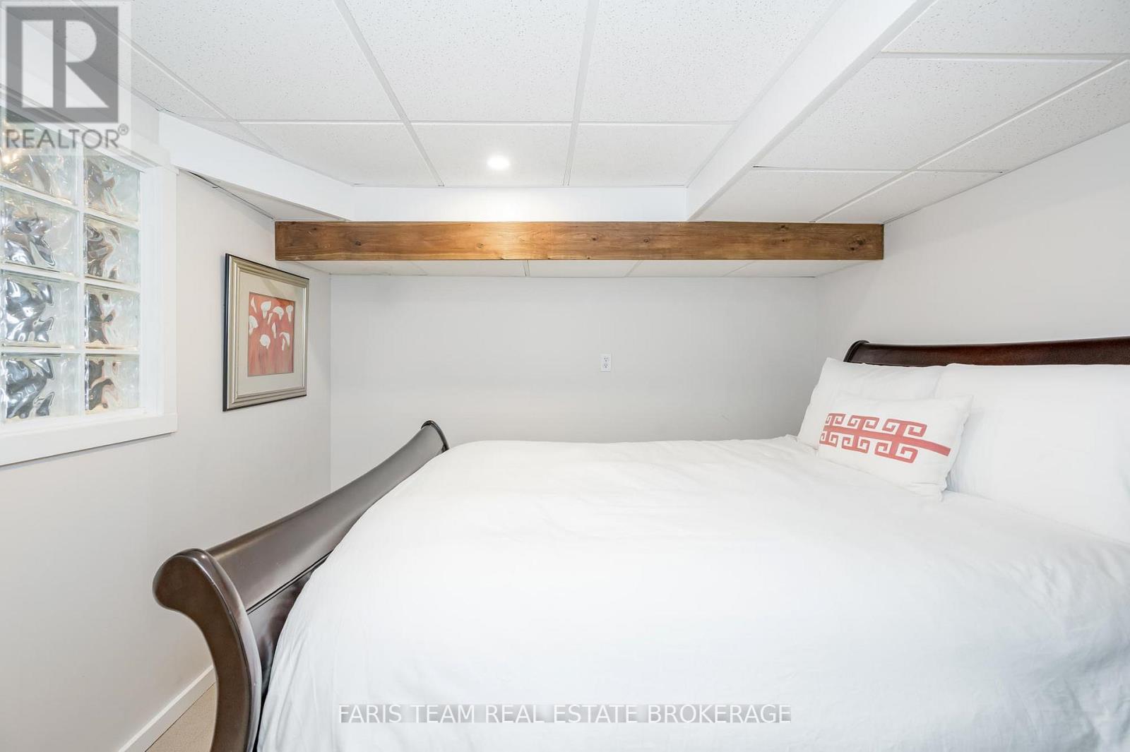 #12 155 WILLIAM STREET - 28
