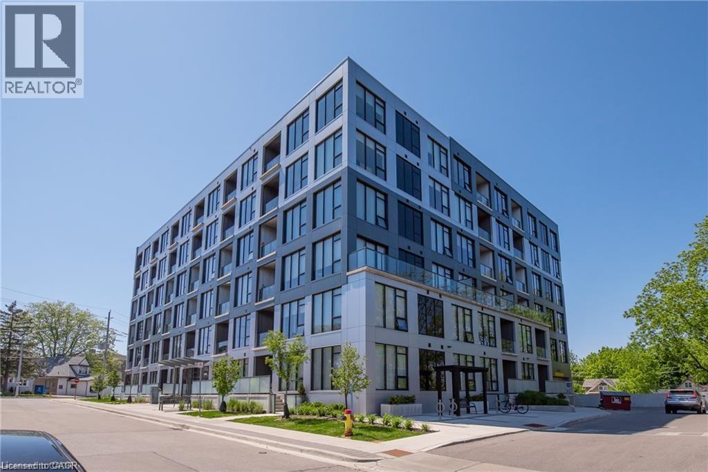 #522 690 KING STREET W - 2