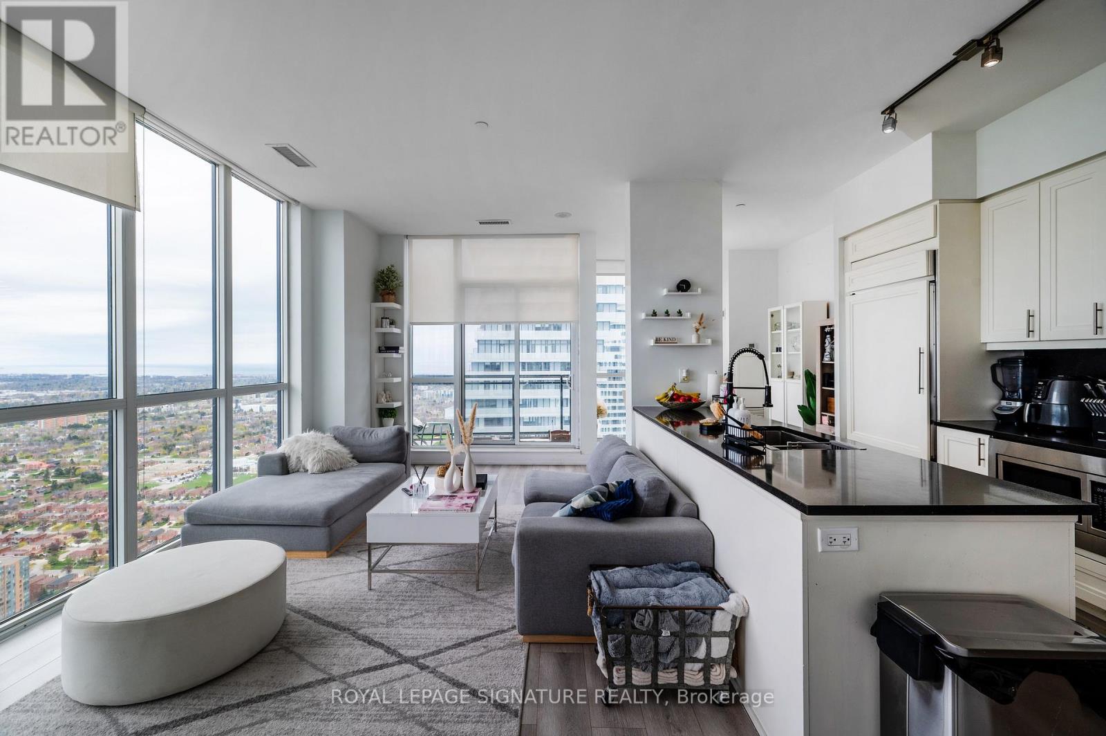 PH4 - 4011 BRICKSTONE MEWS