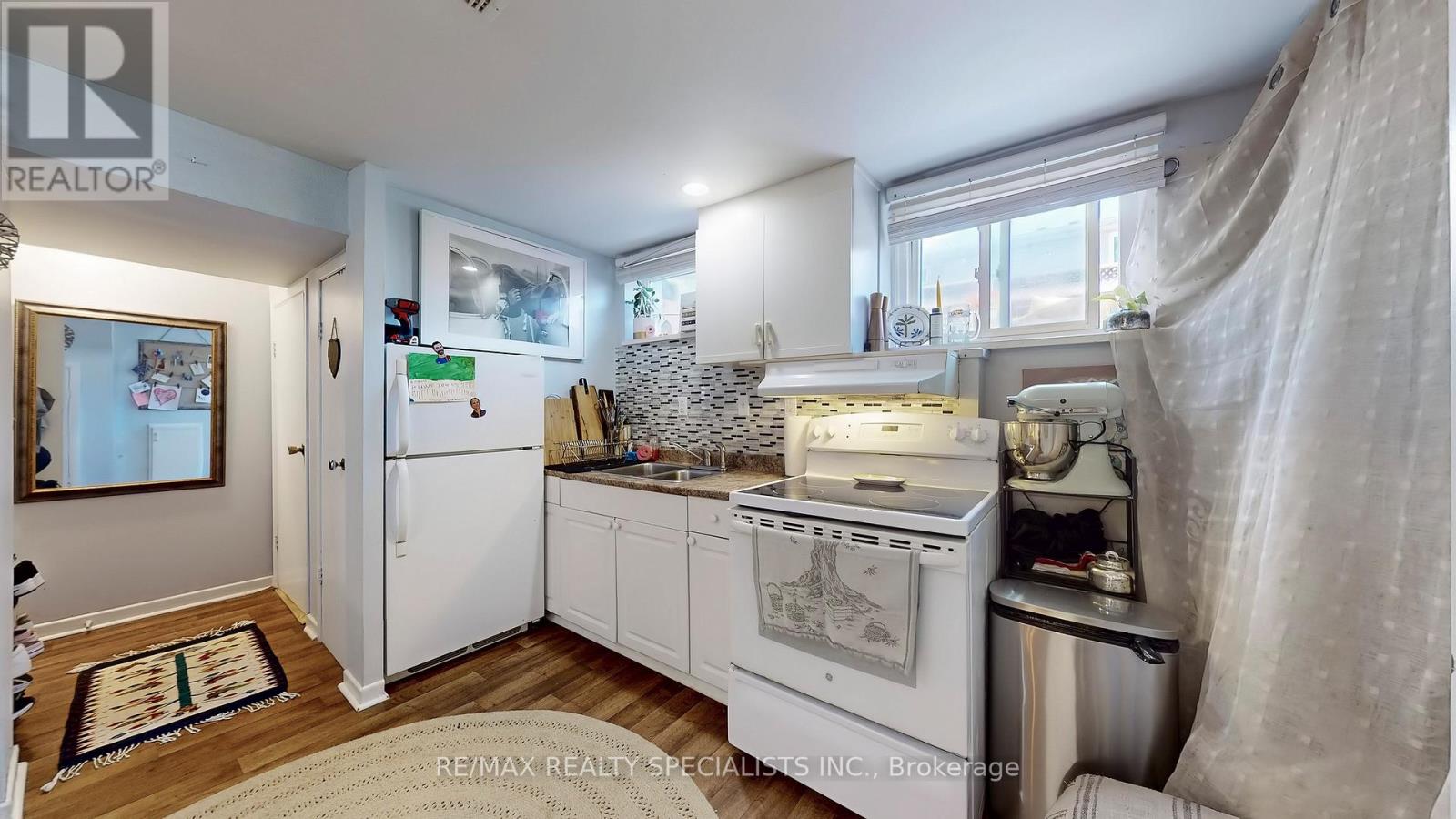 1306-08 LEIGHLAND ROAD - 12