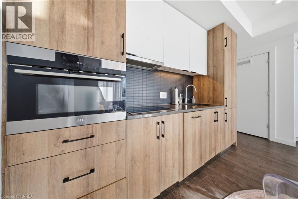 741 KING Street W Unit# 107, Kitchener, Ontario, N2G1E5 — Photo 10