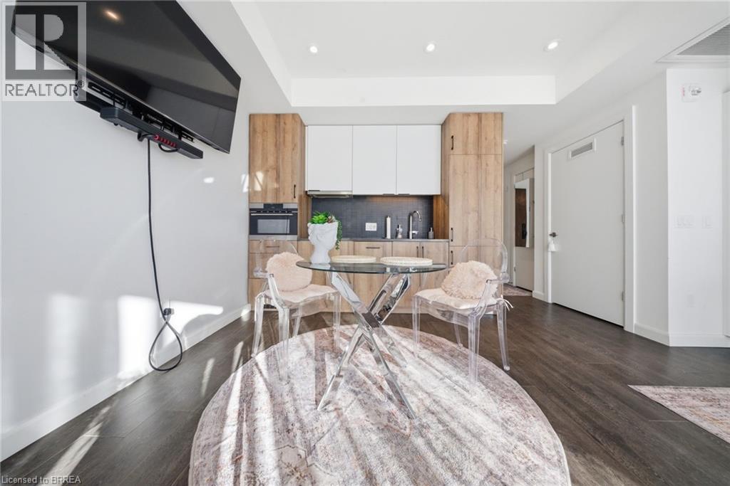 #107 741 KING Street W - 14
