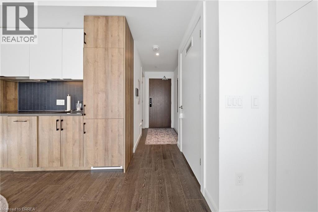 741 KING Street W Unit# 107, Kitchener, Ontario, N2G1E5 — Photo 4