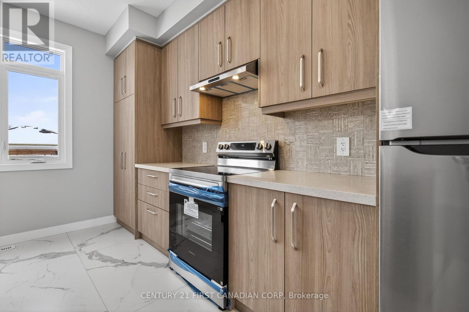#20 349 SOUTHDALE ROAD E - 19