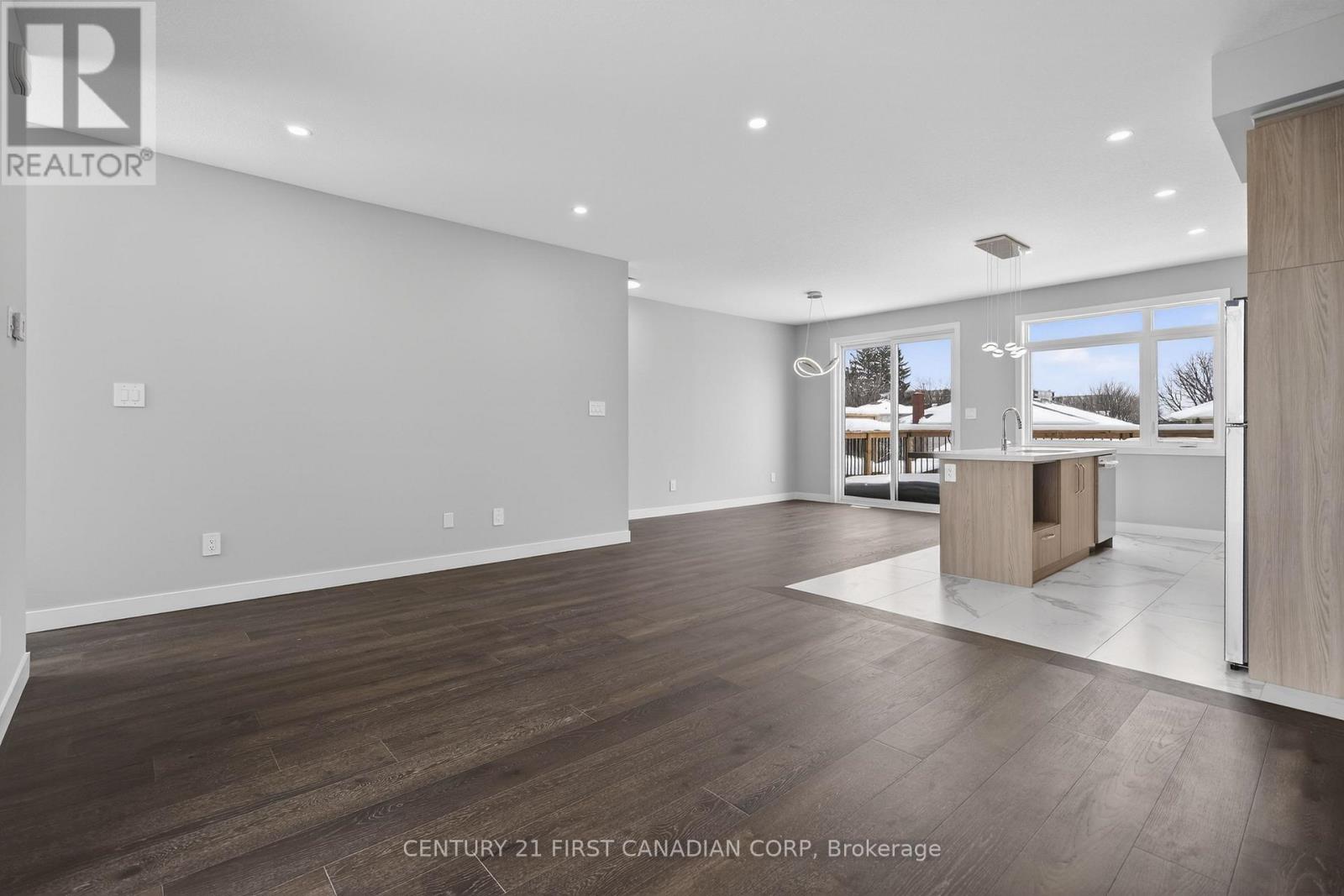 #20 349 SOUTHDALE ROAD E - 26