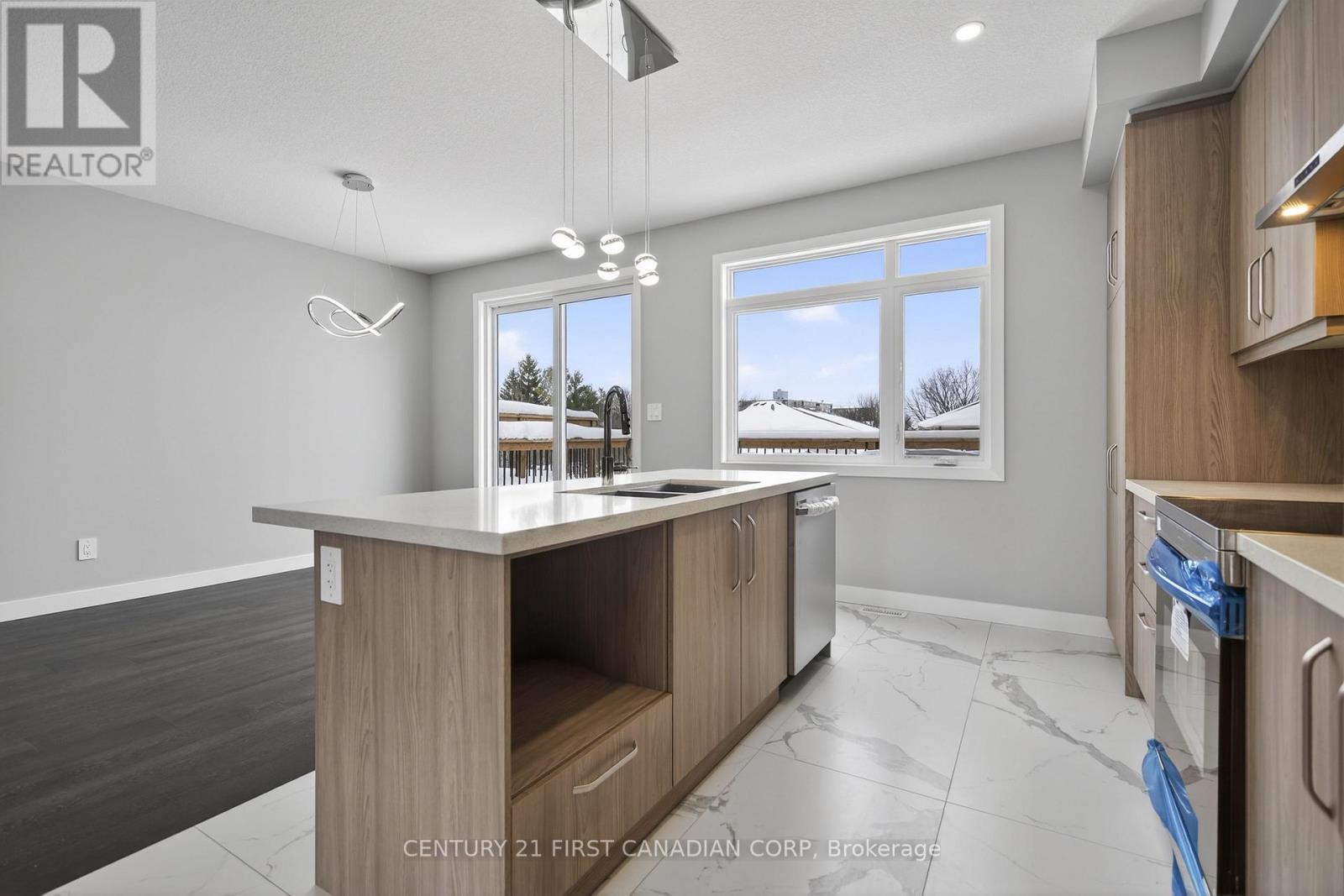 #20 349 SOUTHDALE ROAD E - 20