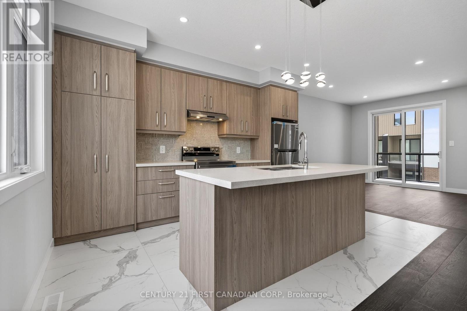 #20 349 SOUTHDALE ROAD E - 17