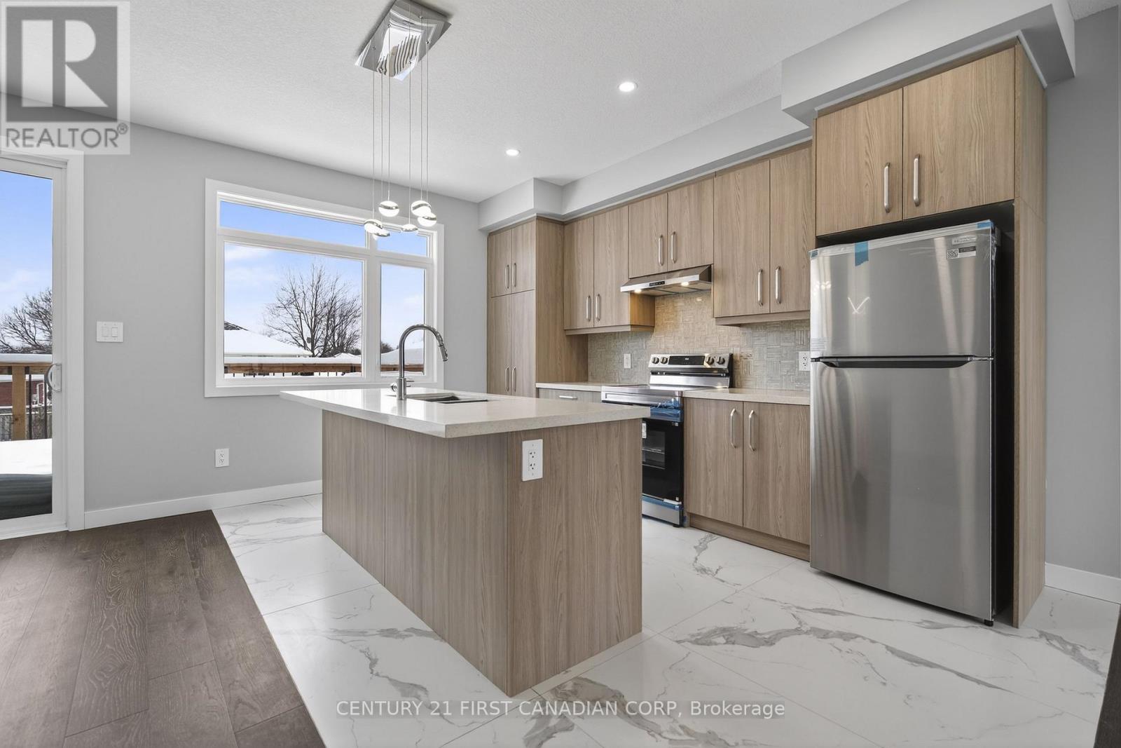 #20 349 SOUTHDALE ROAD E - 15