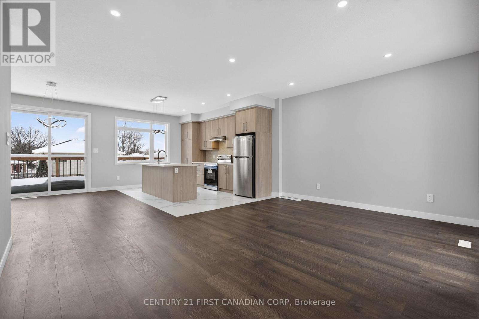 #20 349 SOUTHDALE ROAD E - 25