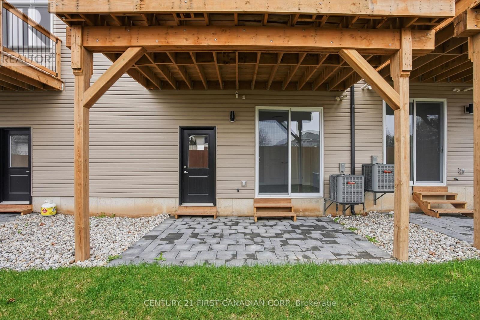 #20 349 SOUTHDALE ROAD E - 43