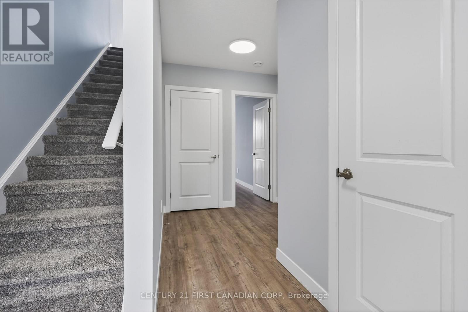 #20 349 SOUTHDALE ROAD E - 6