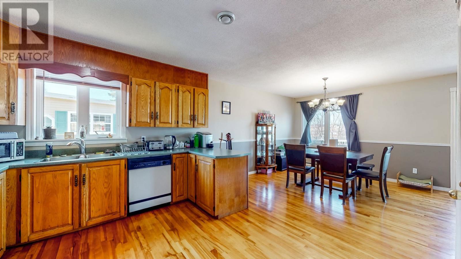 13 QUIDI VIDI VILLAGE ROAD - 11