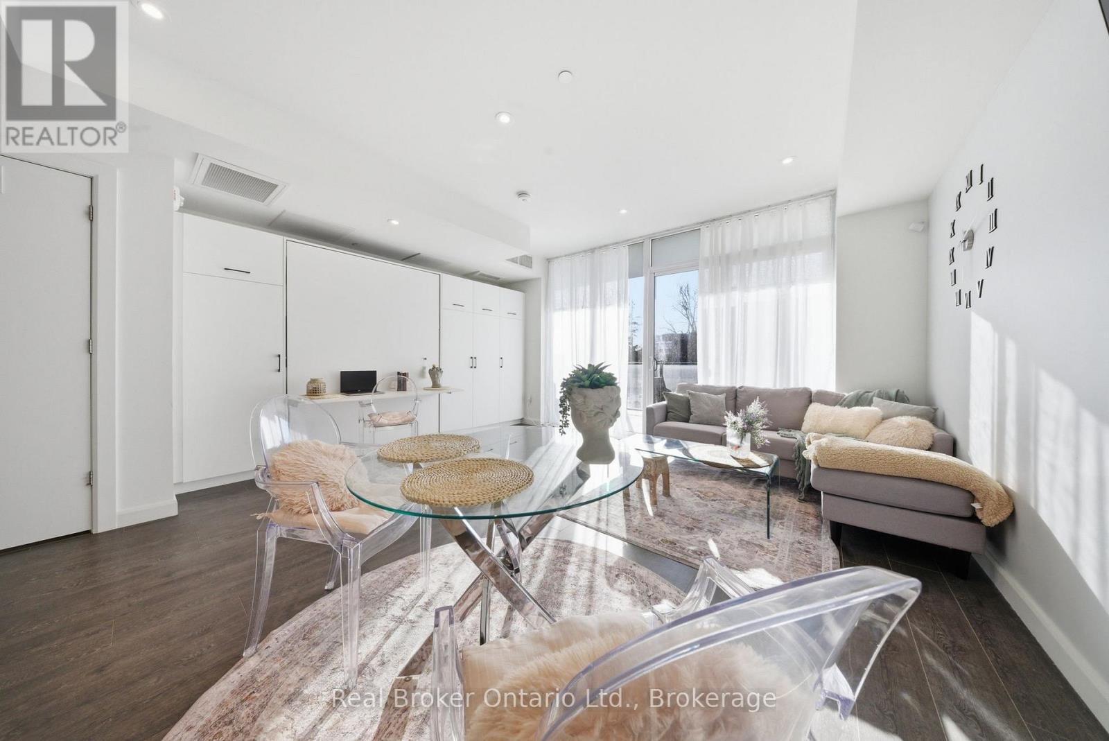 #107 741 KING STREET W - 11