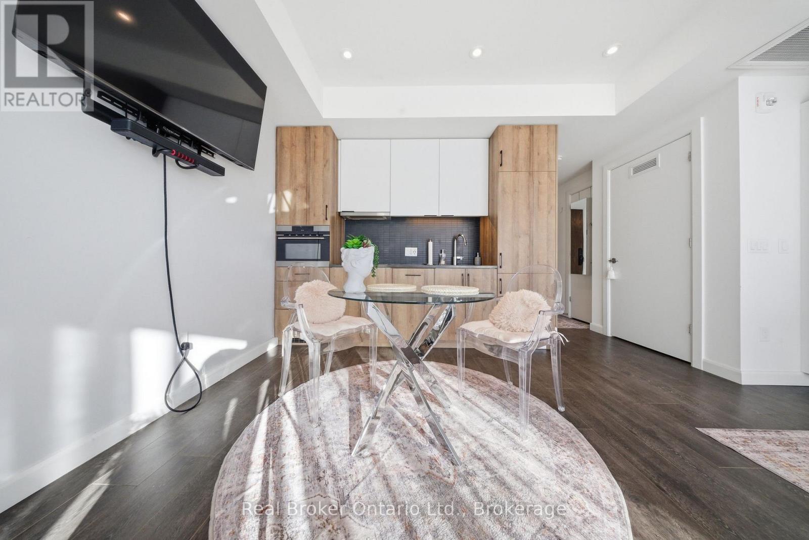 #107 741 KING STREET W - 14